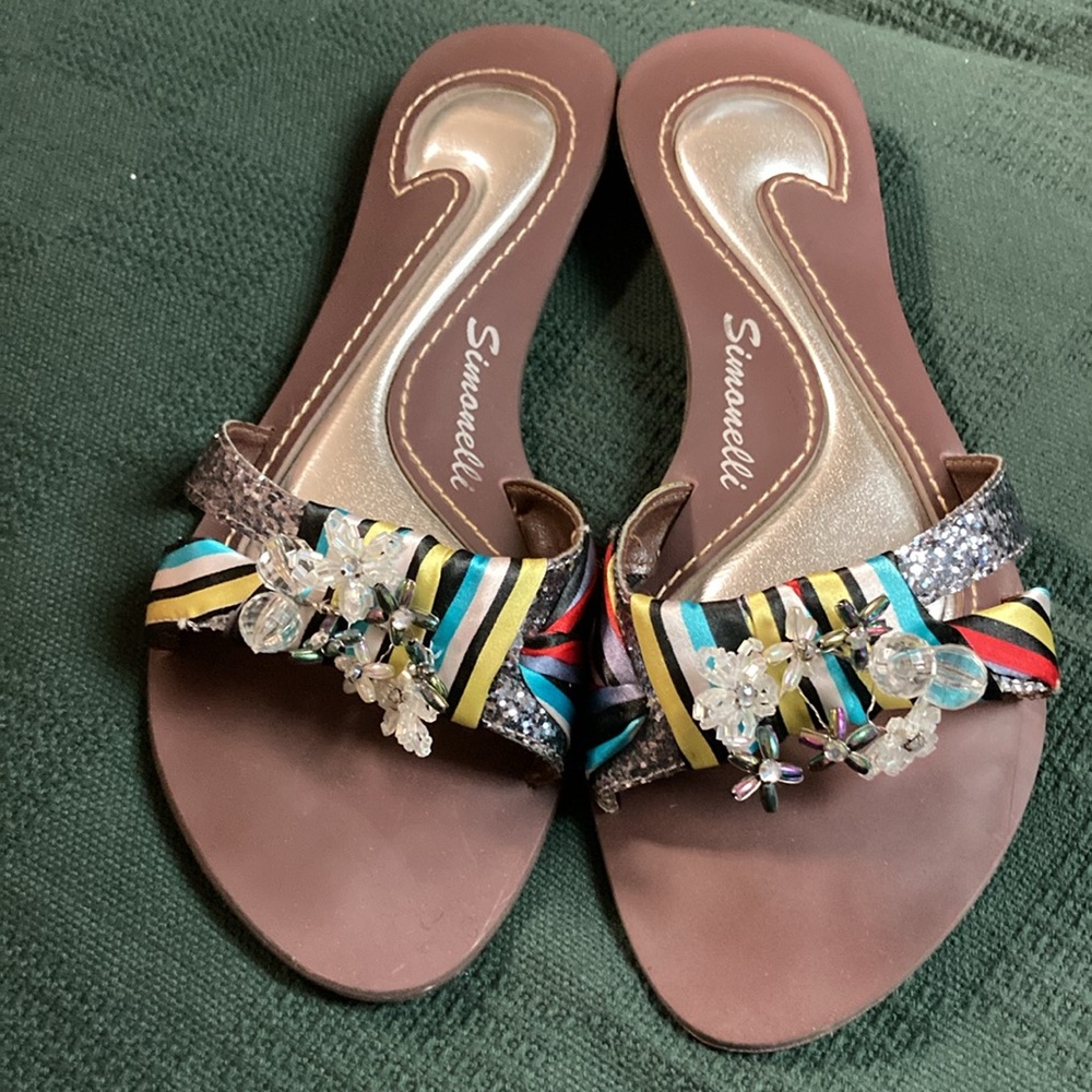 Colorful, fun sandals! - Picture 2 of 6